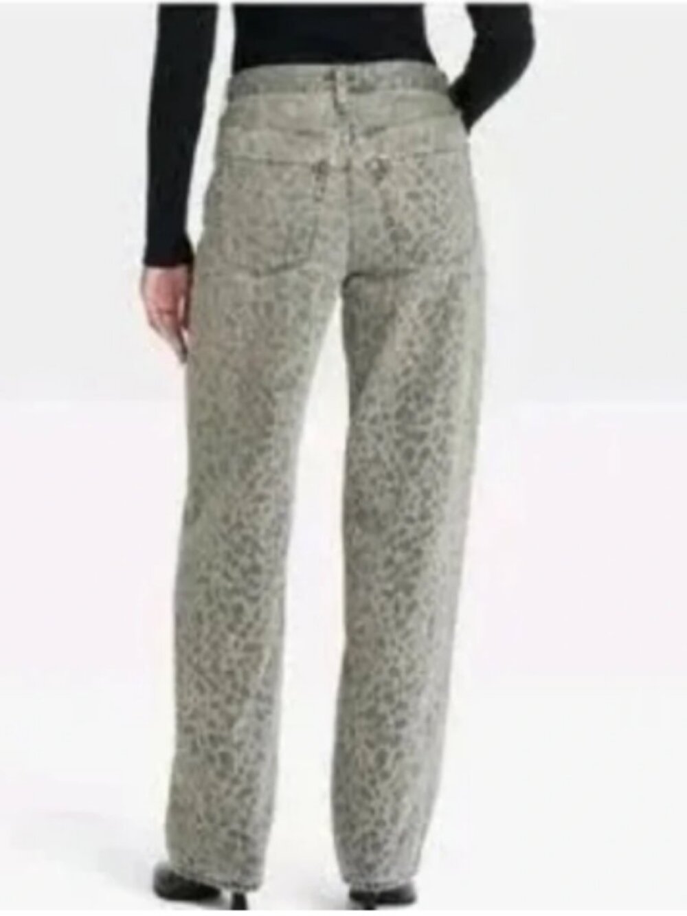 Universal Thread Mid Rise 90s Baggy Jeans; Leopard Print Button Fly; Size 8; EUC - Picture 2 of 14